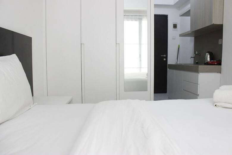 Monochrome Style Studio Room @grand Asia Afrika Apartment