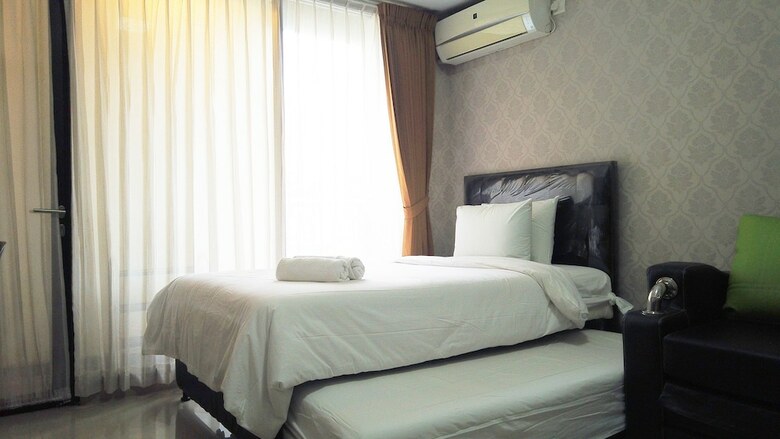 Homey Studio At Beverly Dago Apartment