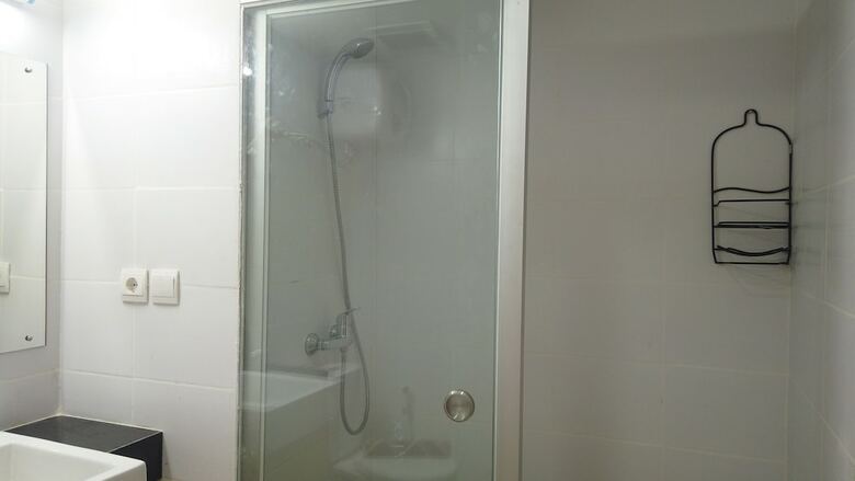 Strategic Studio Apartment At Beverly Dago With Mountain View