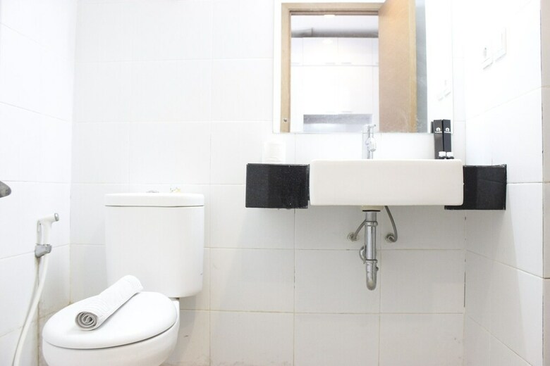 Relaxing Studio Near Itb At Beverly Dago Apartment