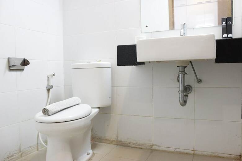 Relaxing Studio Near Itb At Beverly Dago Apartment
