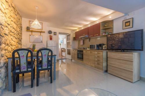 Apartments Lapis