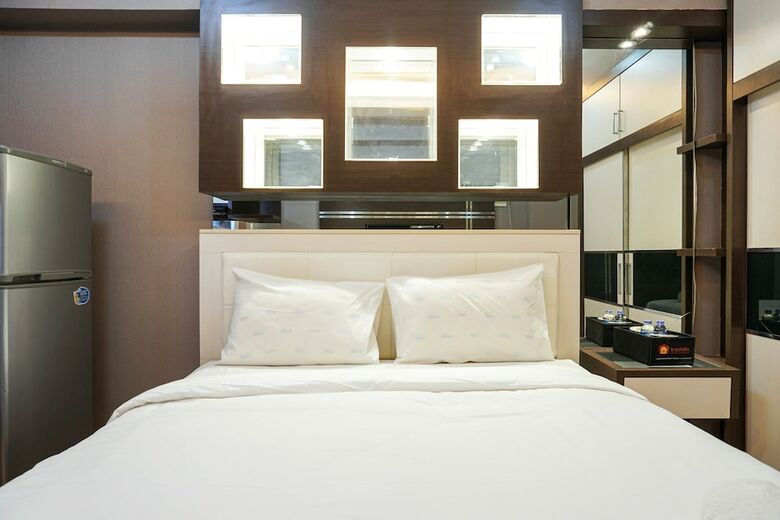 Comfortable Studio @ Green Bay Pluit Apartment