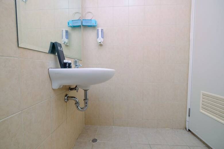 Comfy And Good Location 2br Mediterania Marina Apartment
