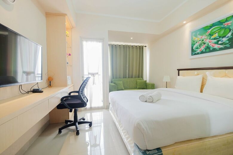 Minimalist And Comfy Studio The Oasis Cikarang Apartment