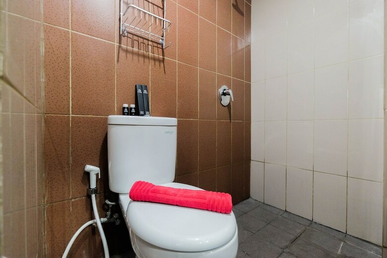 Minimalist And Comfy 1br Atlanta Depok Apartment