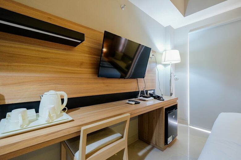 Comfortable And Fully Furnished Studio Apartment At Mustika Golf Residence
