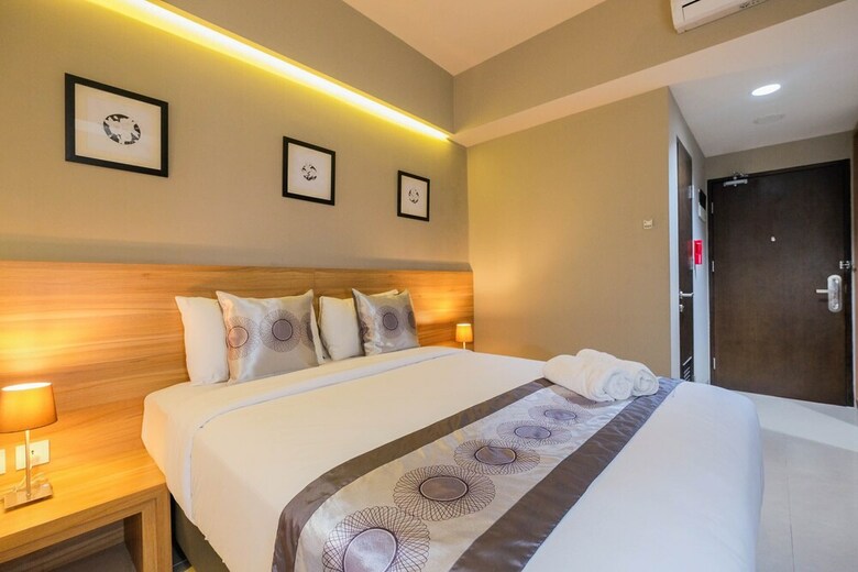 Comfortable And Fully Furnished Studio Apartment At Mustika Golf Residence