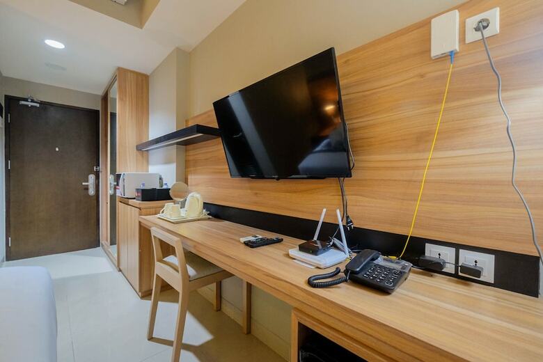 Comfortable And Fully Furnished Studio Apartment At Mustika Golf Residence