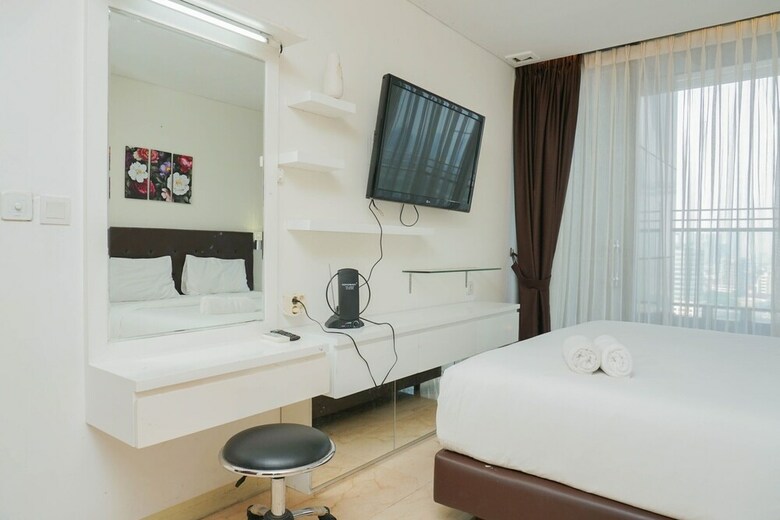 Big And Cozy 4br At L'avenue Apartment
