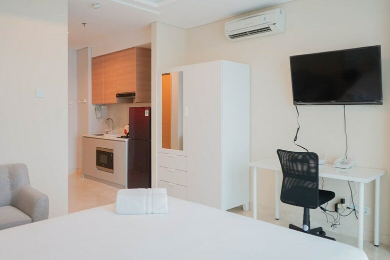 Minimalist And Comfortable Studio At Capitol Suites Apartment