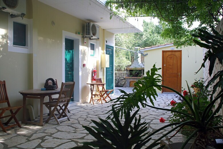 Apartamentos Nikolas And Sofia Studios