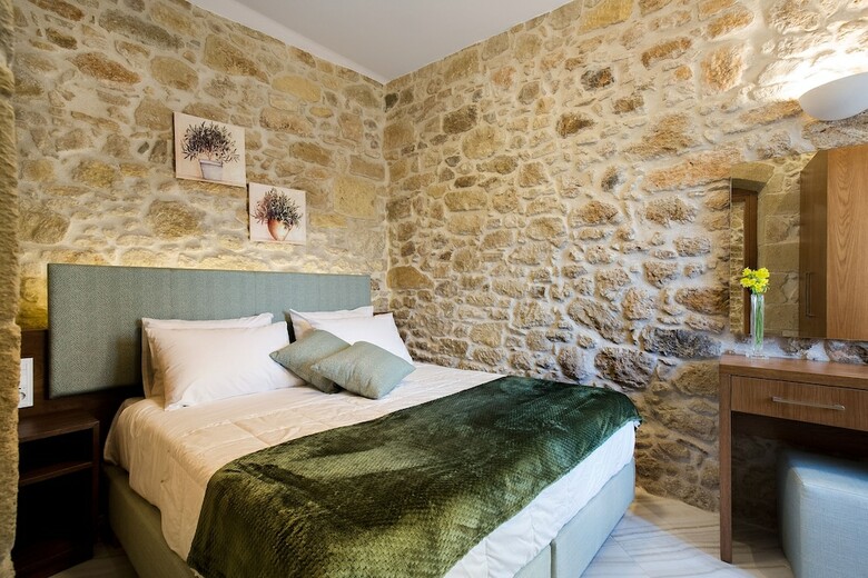 Aparthotel Agarathos Homes