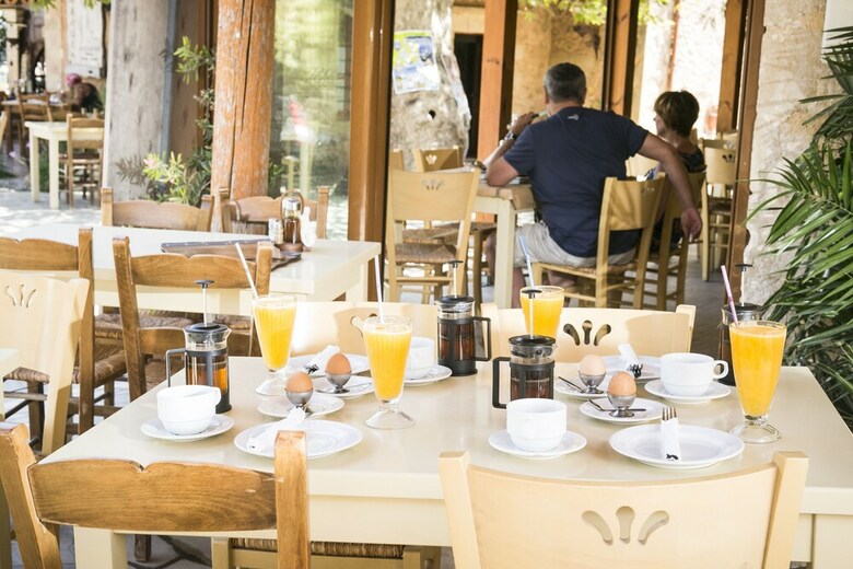 Aparthotel Agarathos Homes