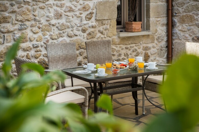 Aparthotel Agarathos Homes