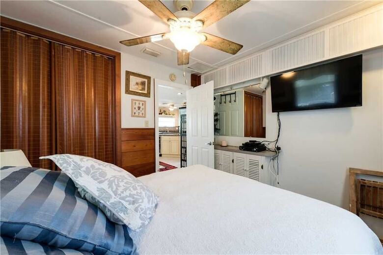 Gulf Beauty, 2 Bedrooms, Gulf Side Cottage, Sleeps 4