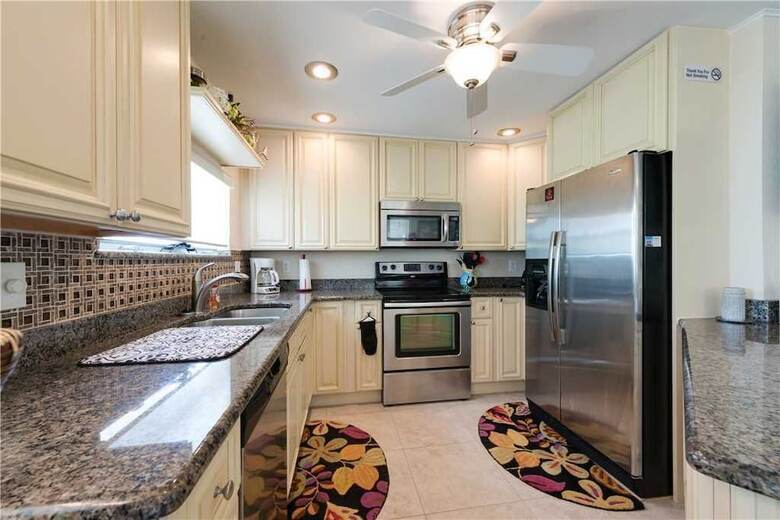 Gulf Beauty, 2 Bedrooms, Gulf Side Cottage, Sleeps 4