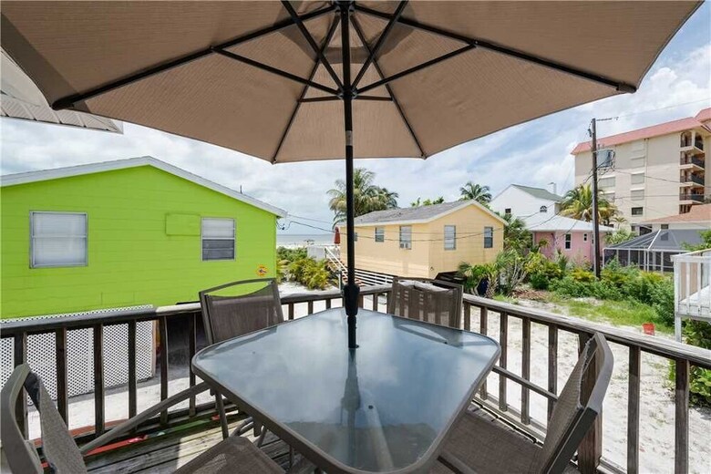 Gulf Beauty, 2 Bedrooms, Gulf Side Cottage, Sleeps 4