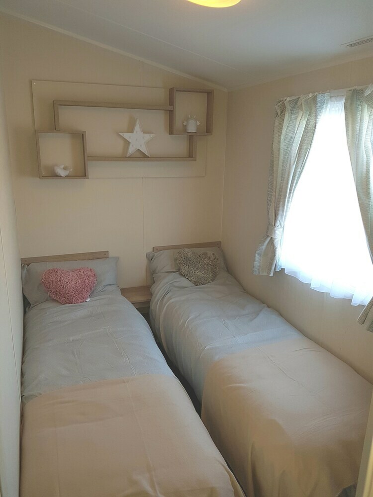 Cabana 8 Birth Luxury Caravan On Coastfields Holiday Pk