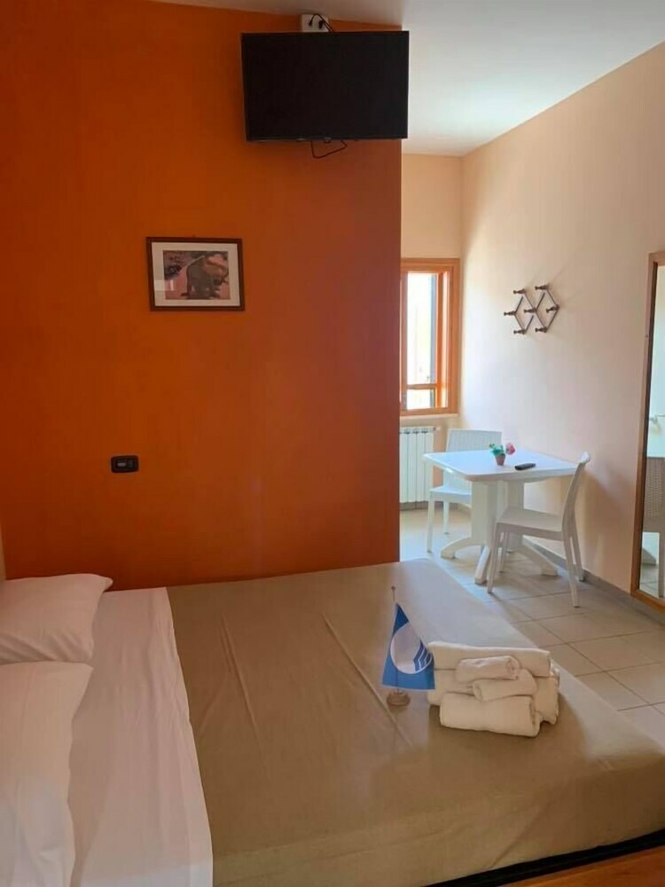 Hostal Ostello Marina Degli Ulivi