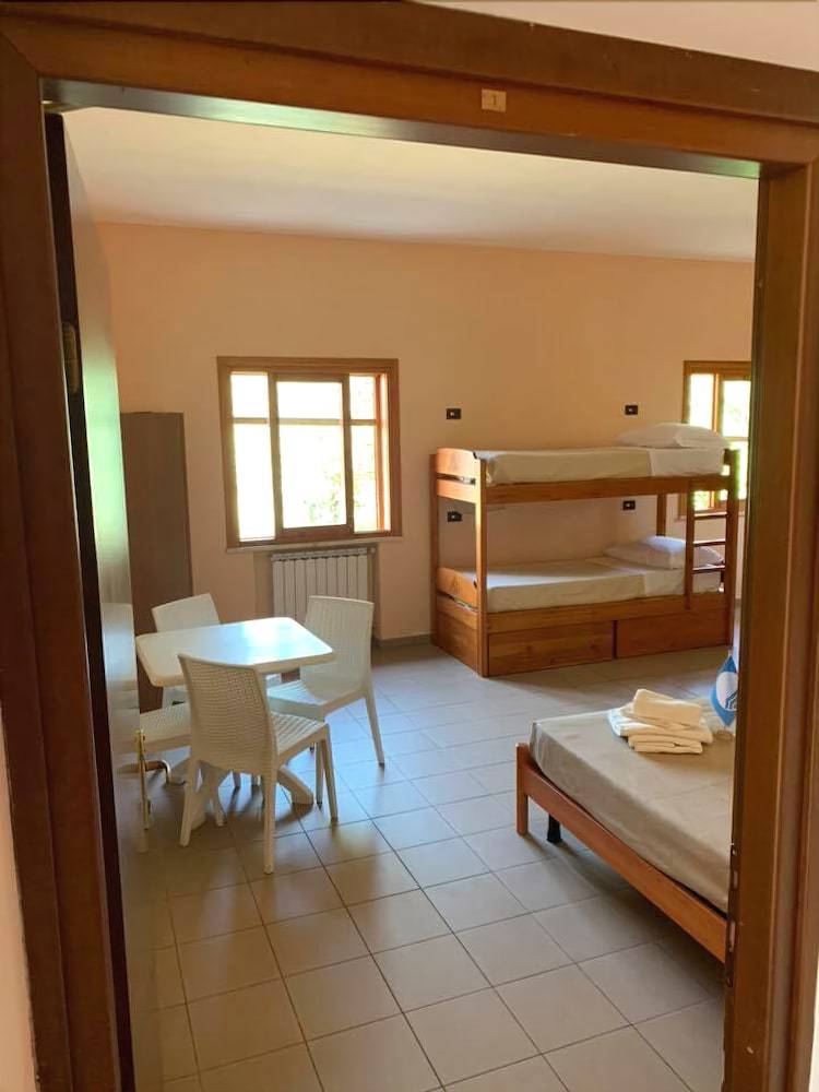 Hostal Ostello Marina Degli Ulivi