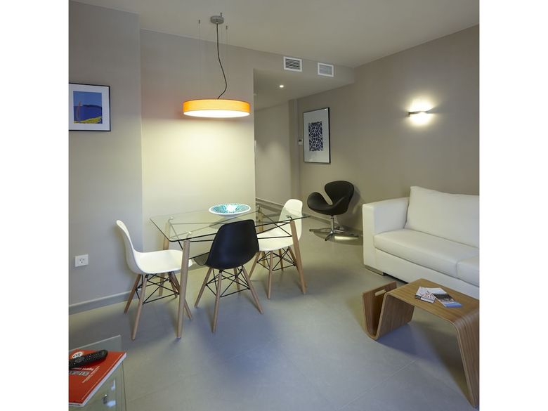 Apartamentos Caballerizas Granada 3000