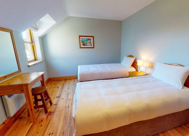 Apartamento Dingle Courtyard Cottages 3 Bed Sleeps 6
