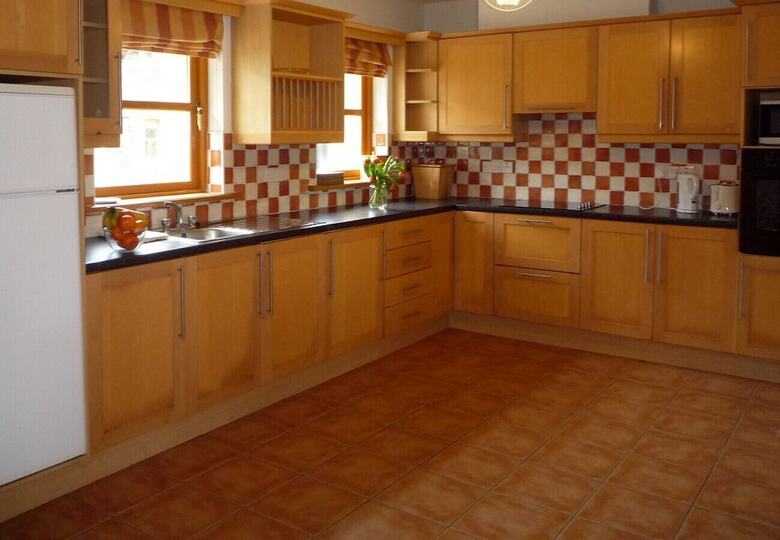 Apartamento Dingle Courtyard Cottages 3 Bed Sleeps 6