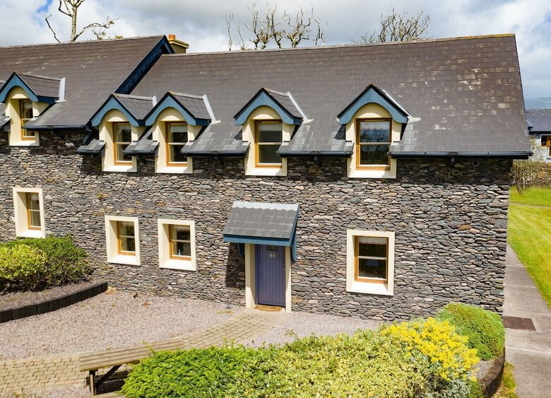 Apartamento Dingle Courtyard Cottages 3 Bed Sleeps 6