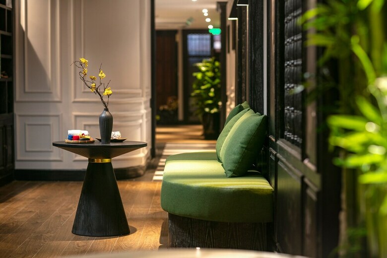 Shining Riverside Hotel And Spa