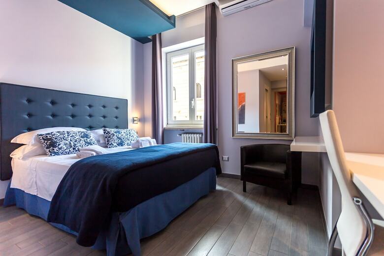 B&B Home 77