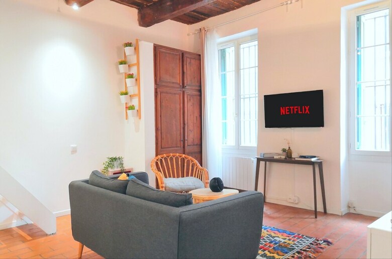 Charming & Central Apartment In Aix