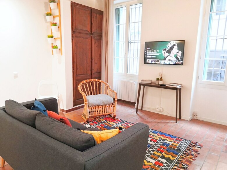 Charming & Central Apartment In Aix