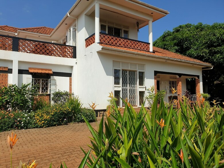 Hotel Alison & Dave's Guesthouse
