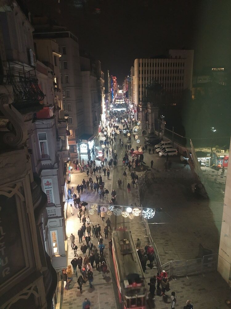 Golden Street Hotel