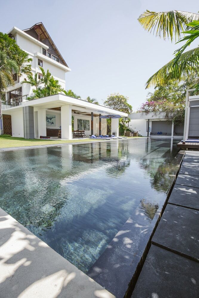 Villa Aqua