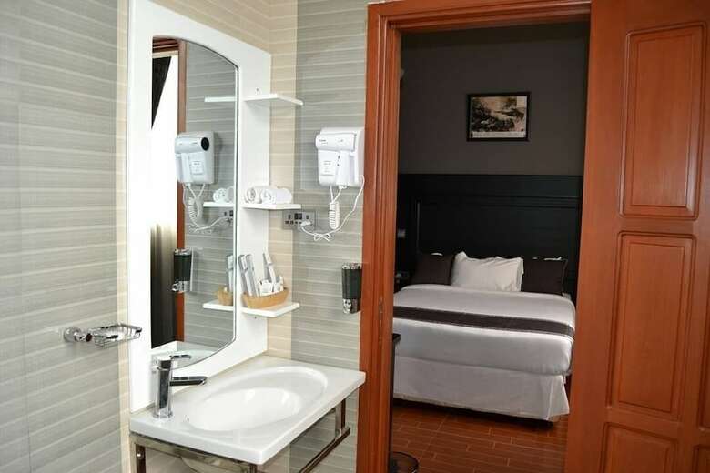 Panone Hotel King'ori