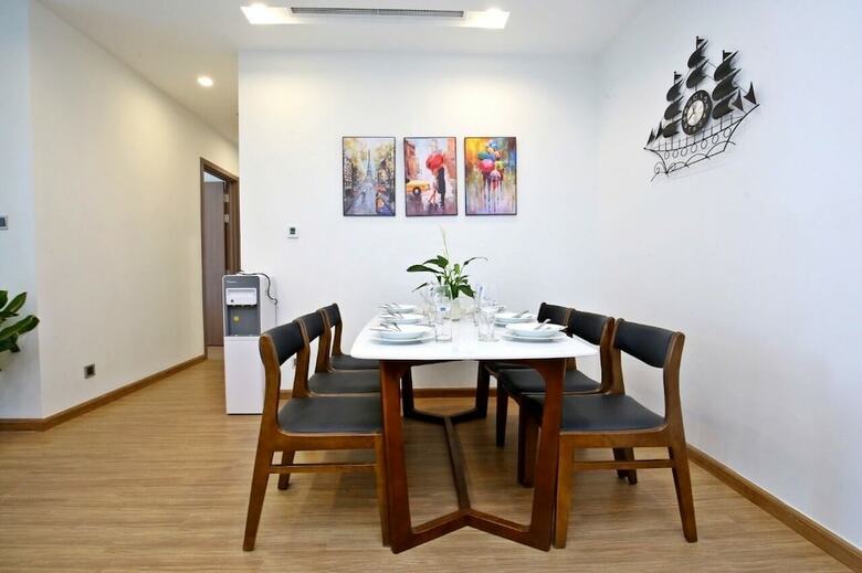 Homefromhome Metropolis Apartments