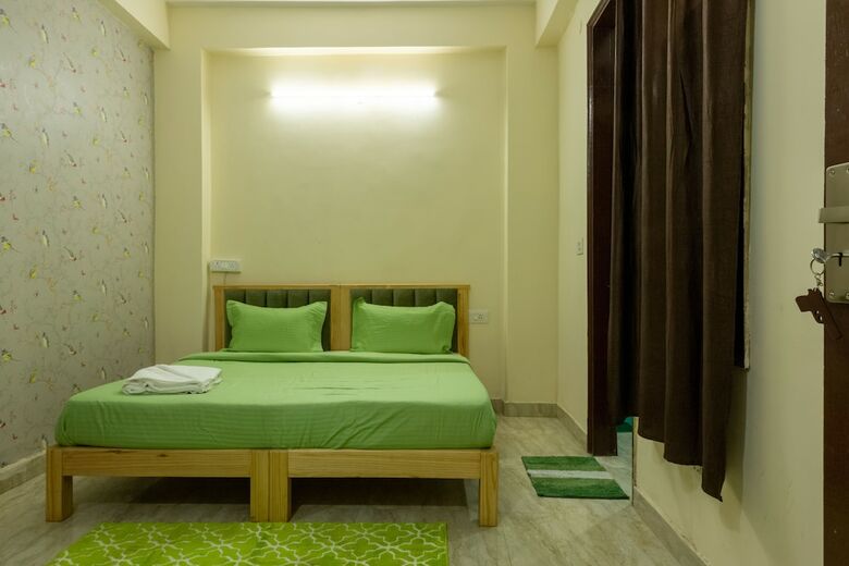 Hotel Eat Sleep Wander Studio Apartments