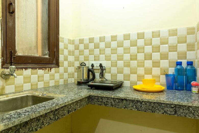 Hotel Eat Sleep Wander Studio Apartments