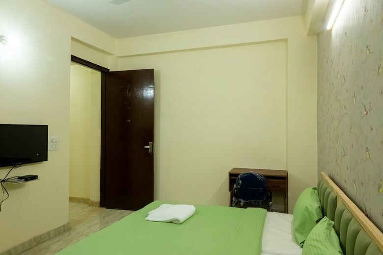 Hotel Eat Sleep Wander Studio Apartments