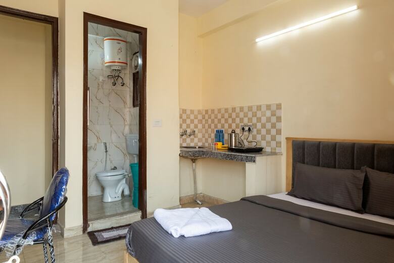 Hotel Eat Sleep Wander Studio Apartments