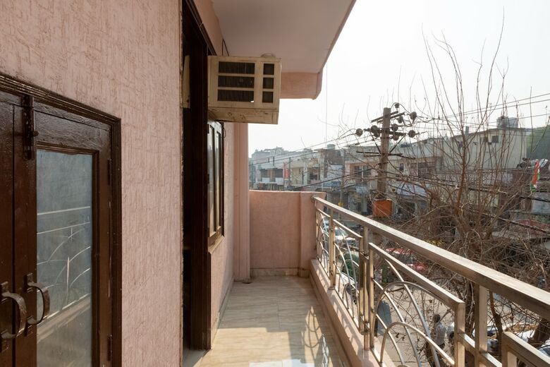 Hotel Eat Sleep Wander Studio Apartments