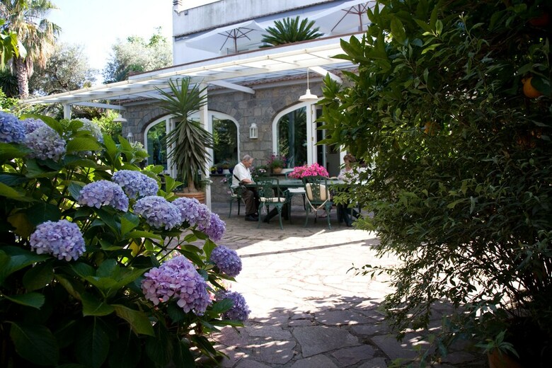 Villa Maresca Bed And Breakfast