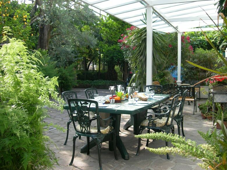 Villa Maresca Bed And Breakfast
