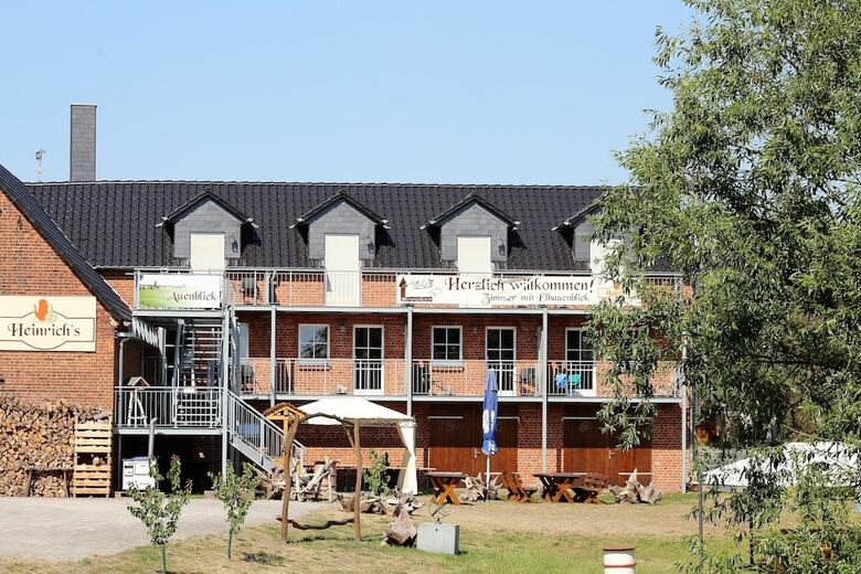 Heinrich's Pension Mit Caf�-witschaft