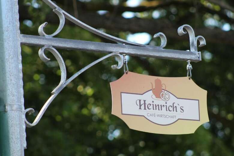 Heinrich's Pension Mit Caf�-witschaft