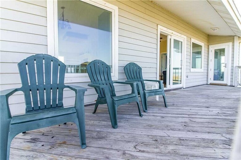 Harmony Beach House, 3 Bedrooms, Beach Front, Sleeps 11