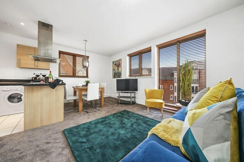 Gorgeous Canterbury Apartment