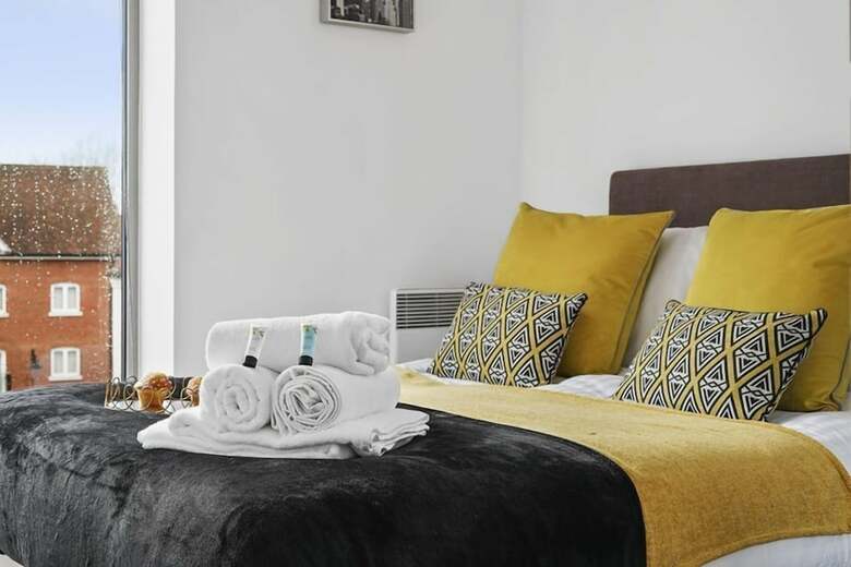 Gorgeous Canterbury Apartment